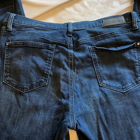 Ladies dkny jeans size 8, 32 length - Picture 3 of 5